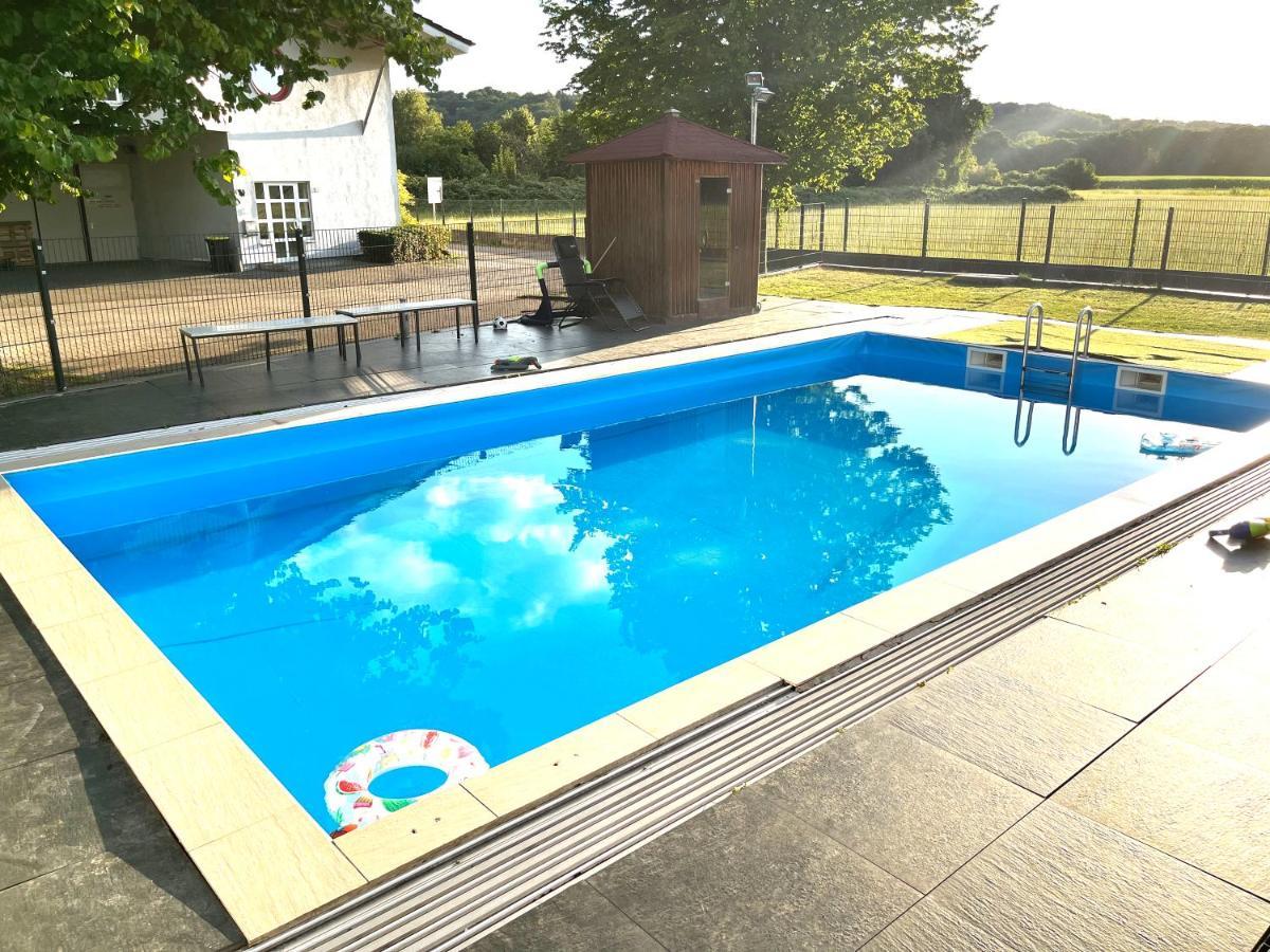 Fafa Home With Pool Essen Exterior photo
