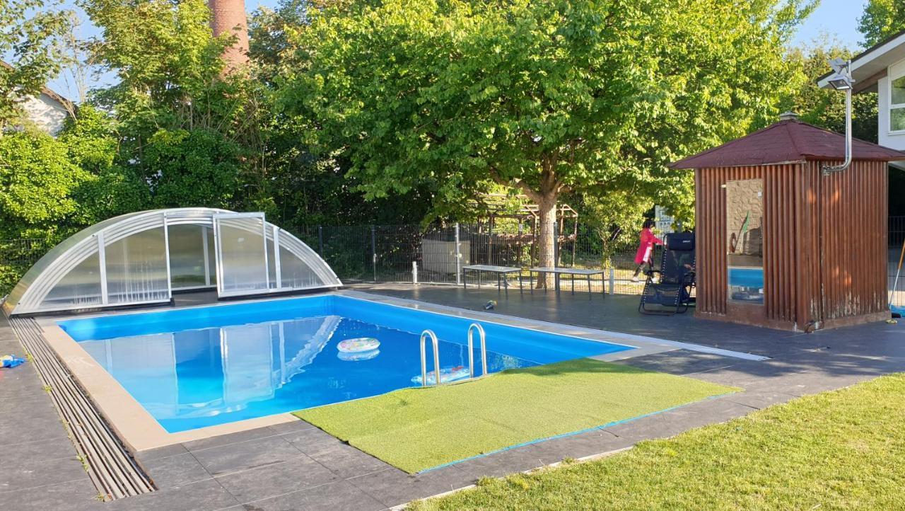 Fafa Home With Pool Essen Exterior photo