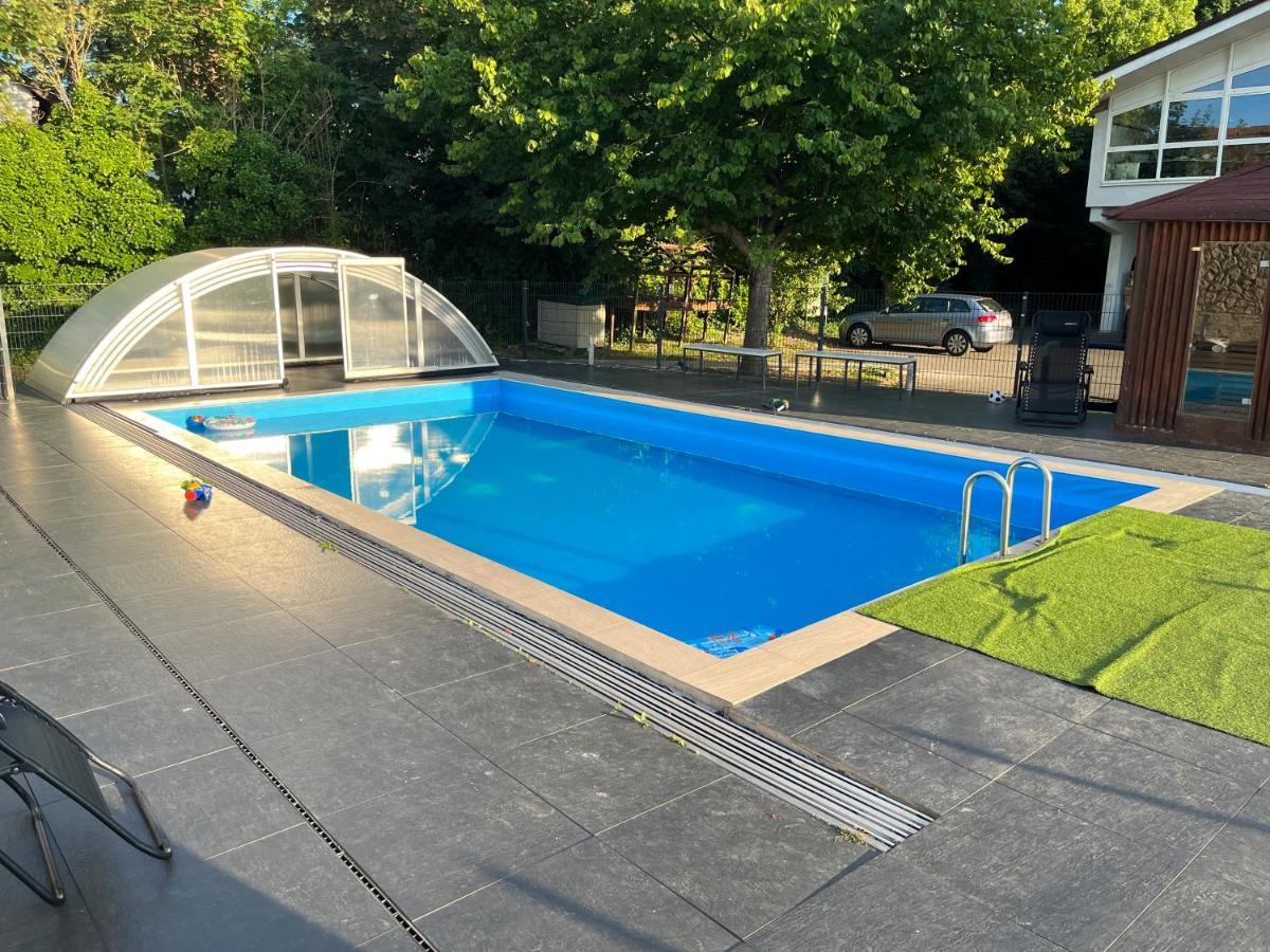 Fafa Home With Pool Essen Exterior photo